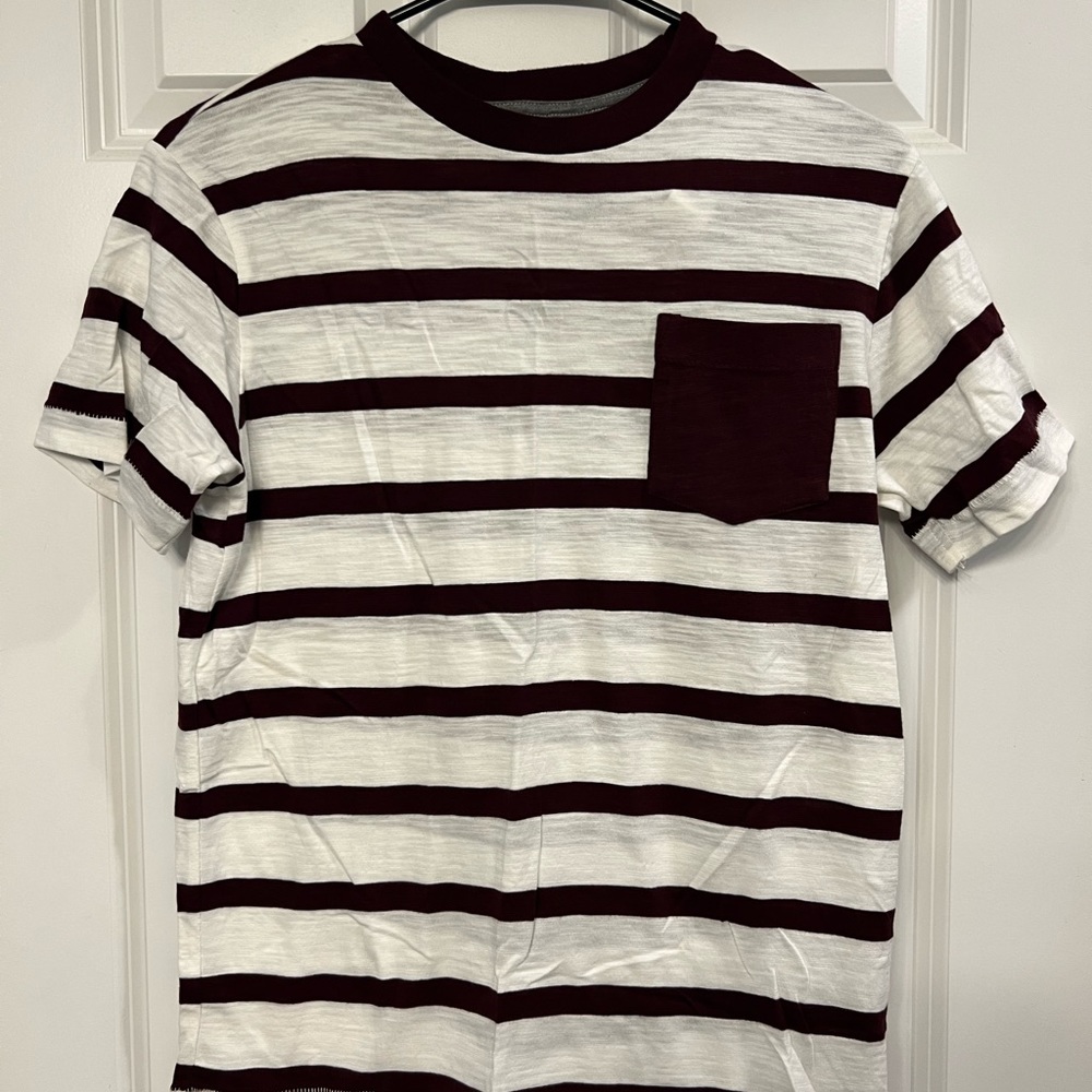 NWT Boys Old Navy Pocket Tee, size large